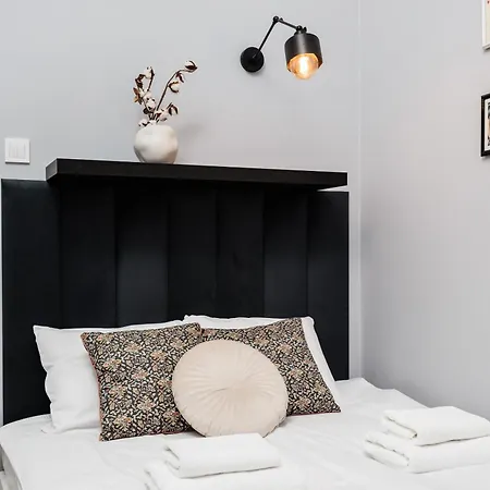 Spacious & Modern 6 Bedroom Apartment - Around The Main Market Square - By Upstairs Krakow Exterior photo