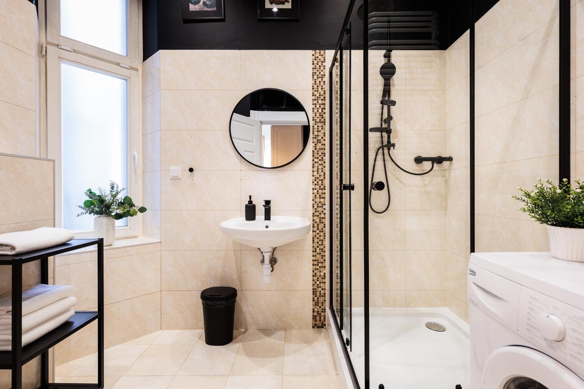 Spacious & Modern 6 Bedroom - Around The Main Market Square - By Upstairs Cracovia